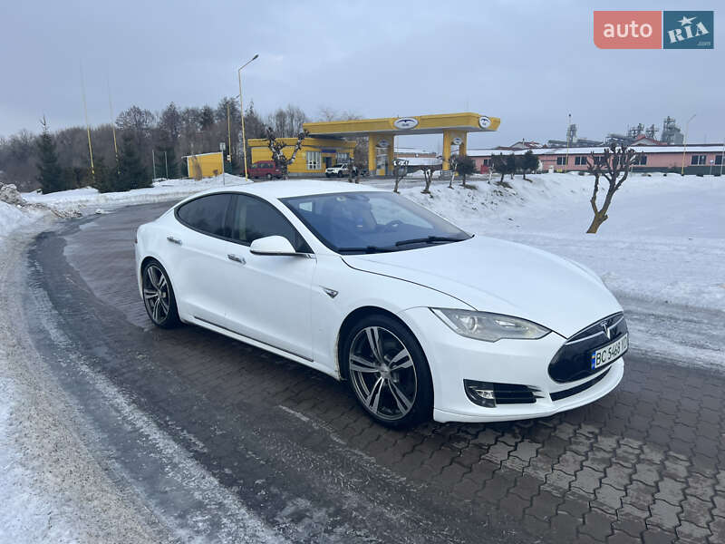 Ліфтбек Tesla Model S 2015 в Бродах