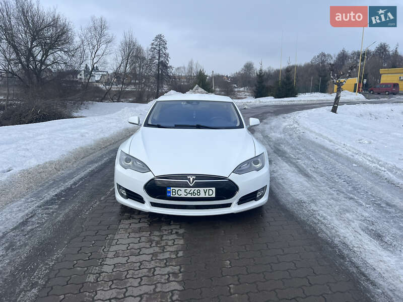 Ліфтбек Tesla Model S 2015 в Бродах