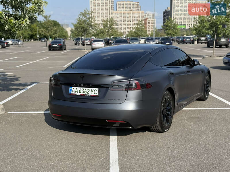 Ліфтбек Tesla Model S 2019 в Києві