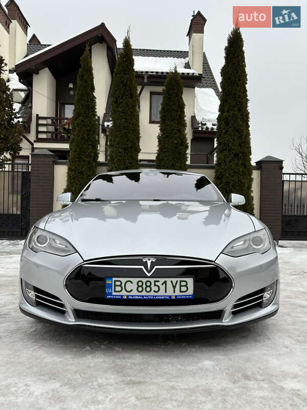 Лифтбек Tesla Model S 2015 в Львове фото 12 Лифтбек Tesla Model S 2015 в Львове