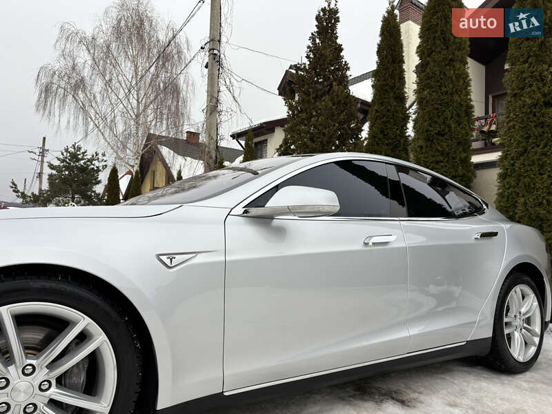 Лифтбек Tesla Model S 2015 в Львове фото 16 Лифтбек Tesla Model S 2015 в Львове