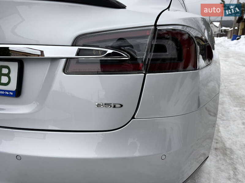 Лифтбек Tesla Model S 2015 в Львове фото 26 Лифтбек Tesla Model S 2015 в Львове