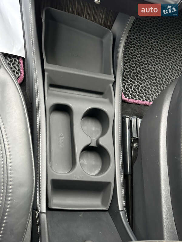 Лифтбек Tesla Model S 2015 в Львове фото 43 Лифтбек Tesla Model S 2015 в Львове