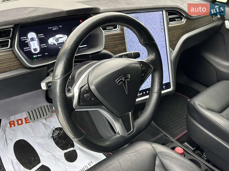 Лифтбек Tesla Model S 2015 в Львове фото 44 Лифтбек Tesla Model S 2015 в Львове