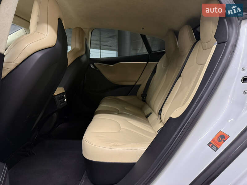 Лифтбек Tesla Model S 2016 в Одессе фото 26 Лифтбек Tesla Model S 2016 в Одессе