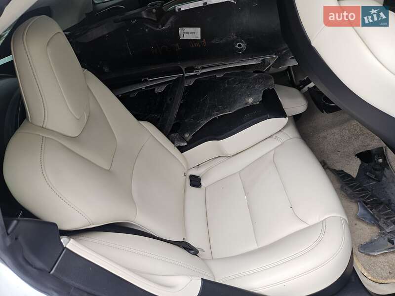 Лифтбек Tesla Model S 2018 в Днепре фото 39 Лифтбек Tesla Model S 2018 в Днепре