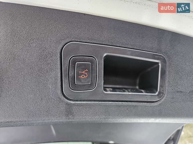 Лифтбек Tesla Model S 2018 в Днепре фото 44 Лифтбек Tesla Model S 2018 в Днепре