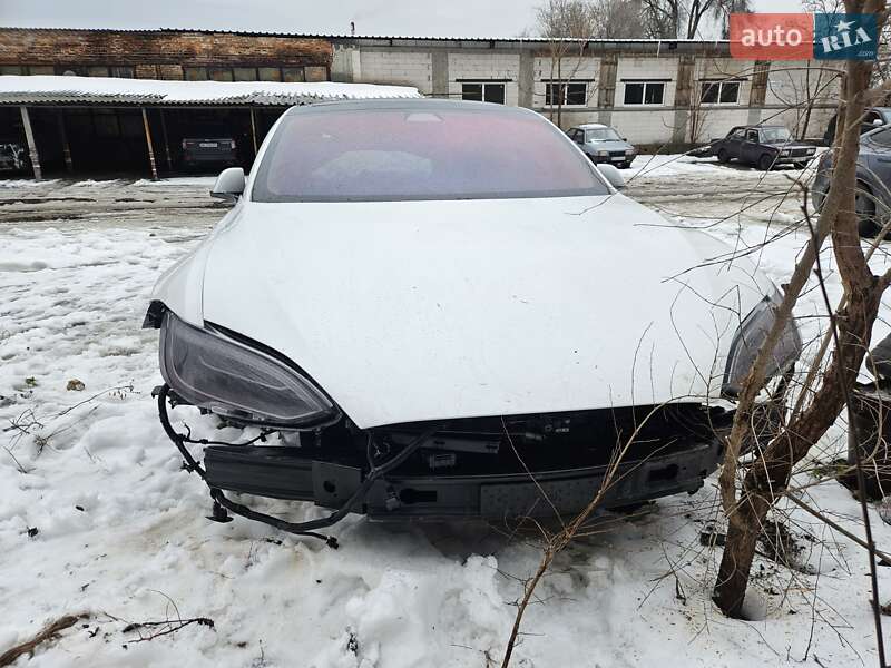 Лифтбек Tesla Model S 2018 в Днепре фото 11 Лифтбек Tesla Model S 2018 в Днепре