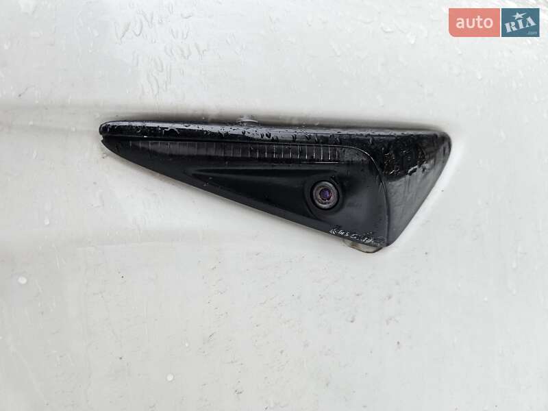 Лифтбек Tesla Model S 2018 в Днепре фото 50 Лифтбек Tesla Model S 2018 в Днепре