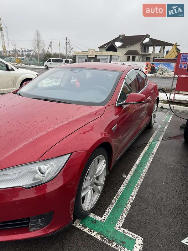 Ліфтбек Tesla Model S 2015 в Луцьку