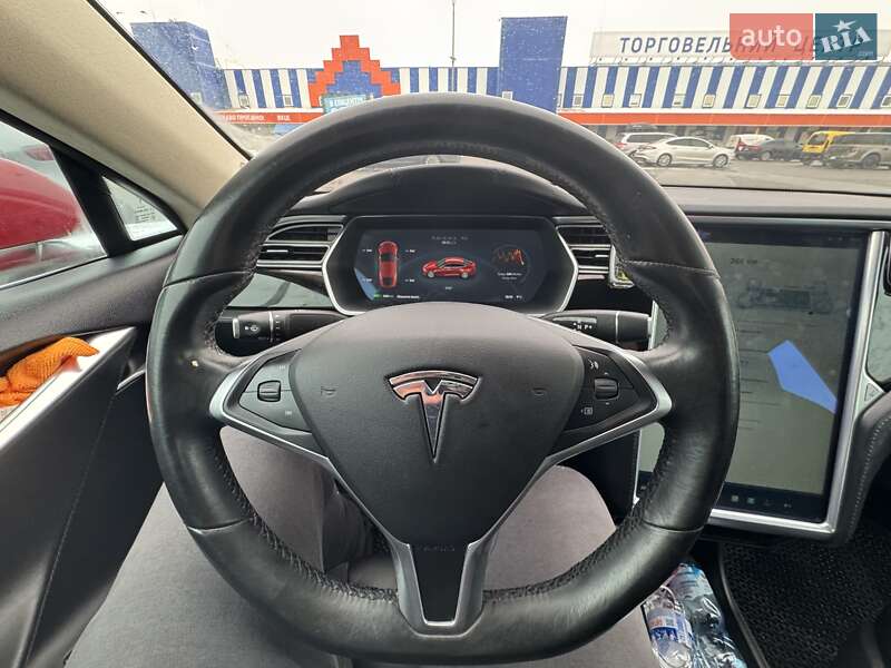 Ліфтбек Tesla Model S 2015 в Луцьку