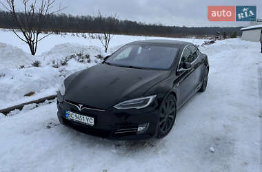 Лифтбек Tesla Model S 2016 в Львове