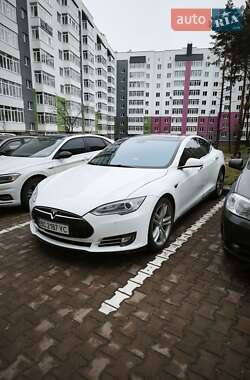 Лифтбек Tesla Model S 2014 в Львове