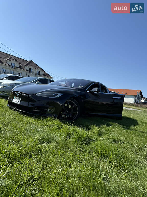 Лифтбек Tesla Model S 2016 в Львове фото Лифтбек Tesla Model S 2016 в Львове