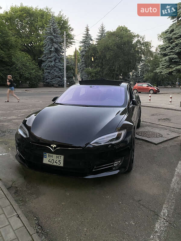 Лифтбек Tesla Model S 2016 в Львове фото 28 Лифтбек Tesla Model S 2016 в Львове