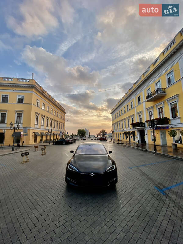 Лифтбек Tesla Model S 2016 в Львове фото 29 Лифтбек Tesla Model S 2016 в Львове