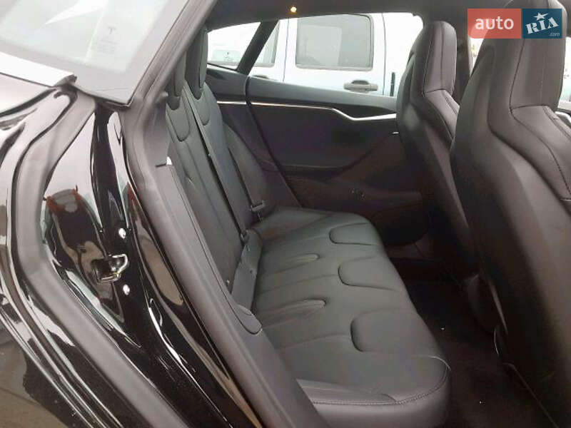 Лифтбек Tesla Model S 2016 в Львове фото 30 Лифтбек Tesla Model S 2016 в Львове