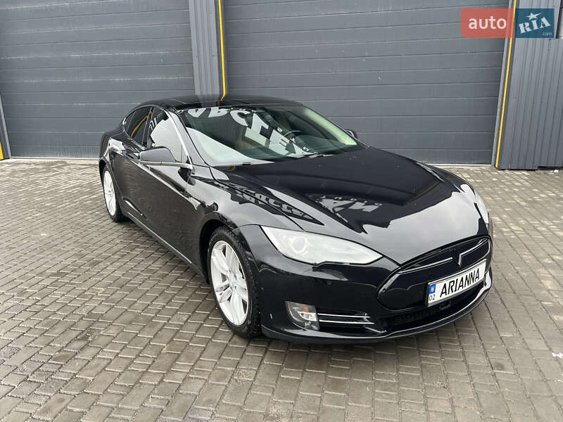 Ліфтбек Tesla Model S 2015 в Вінниці фото 2 Ліфтбек Tesla Model S 2015 в Вінниці