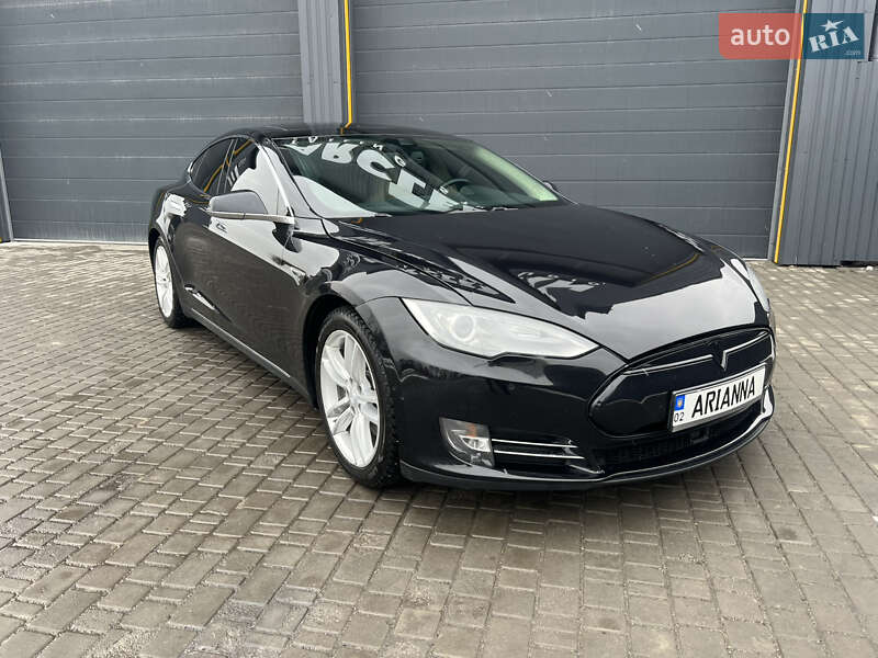 Ліфтбек Tesla Model S 2015 в Вінниці фото 7 Ліфтбек Tesla Model S 2015 в Вінниці