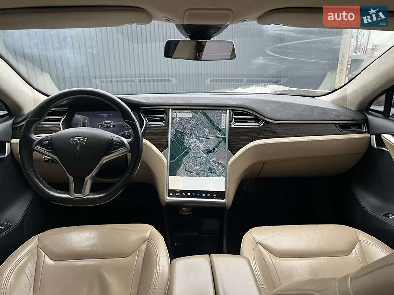 Ліфтбек Tesla Model S 2015 в Вінниці фото 11 Ліфтбек Tesla Model S 2015 в Вінниці