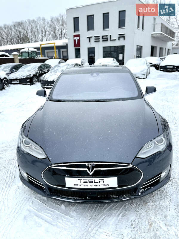 Лифтбек Tesla Model S 2014 в Виннице