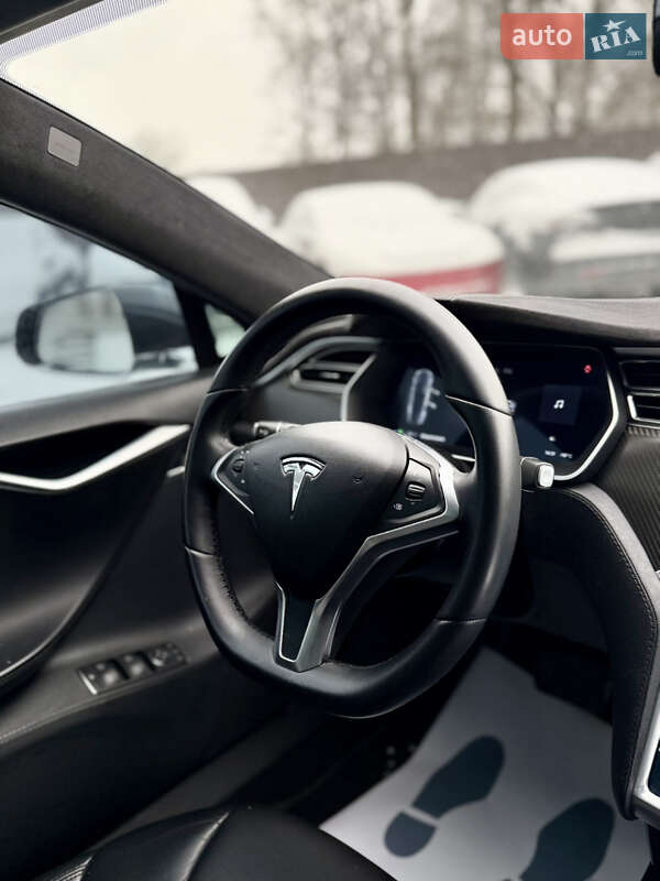 Лифтбек Tesla Model S 2014 в Виннице