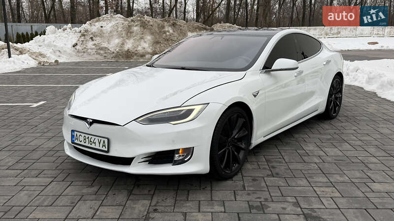 Лифтбек Tesla Model S 2017 в Луцке фото 25 Лифтбек Tesla Model S 2017 в Луцке
