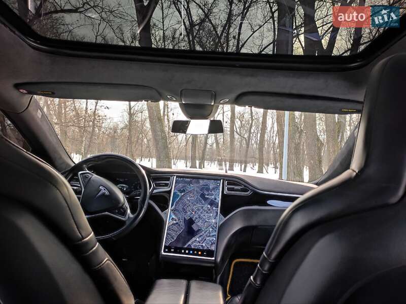 Лифтбек Tesla Model S 2015 в Сумах