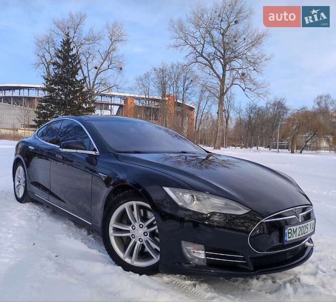 Лифтбек Tesla Model S 2015 в Сумах