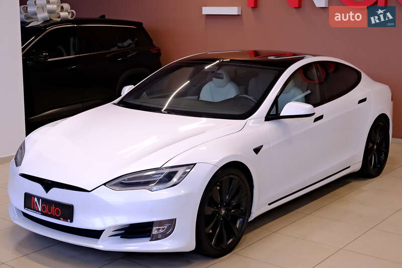 Ліфтбек Tesla Model S 2020 в Одесі
