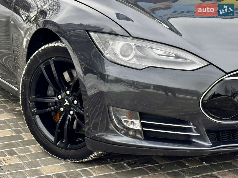 Ліфтбек Tesla Model S 2015 в Одесі