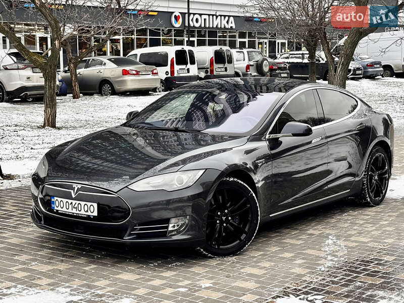 Ліфтбек Tesla Model S 2015 в Одесі