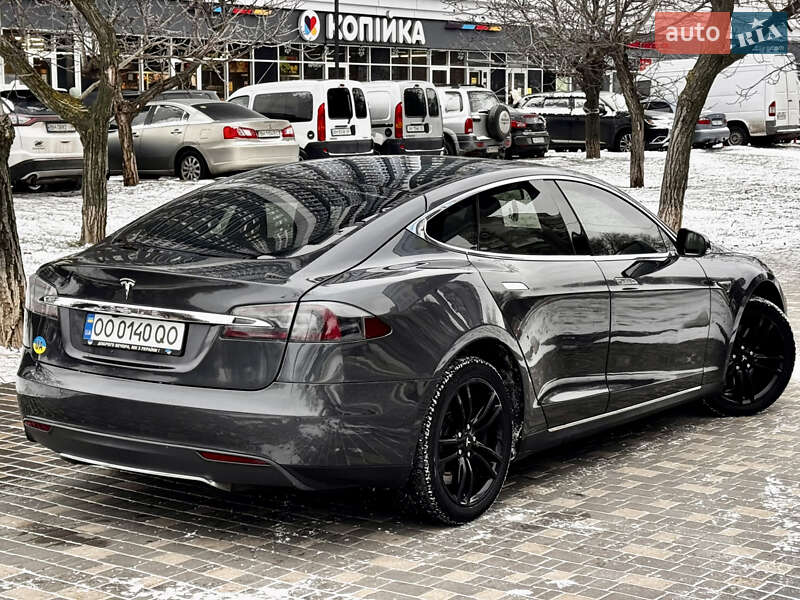 Ліфтбек Tesla Model S 2015 в Одесі