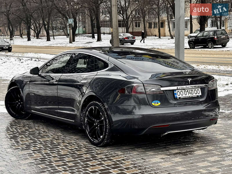 Ліфтбек Tesla Model S 2015 в Одесі
