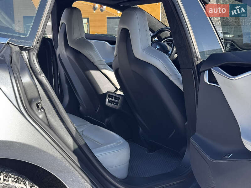 Ліфтбек Tesla Model S 2015 в Одесі