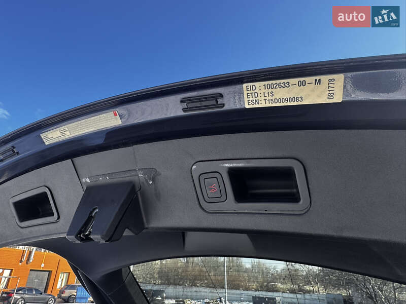 Ліфтбек Tesla Model S 2015 в Одесі