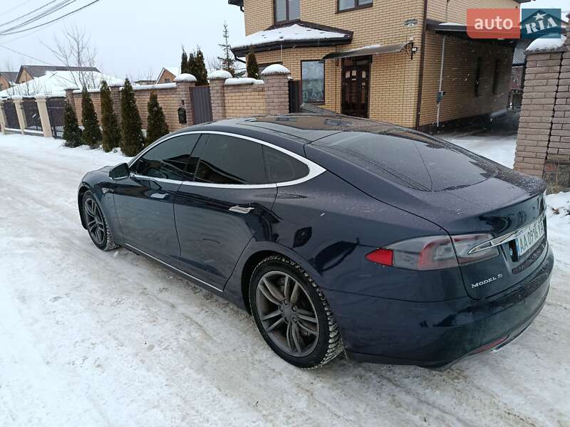 Ліфтбек Tesla Model S 2014 в Вінниці