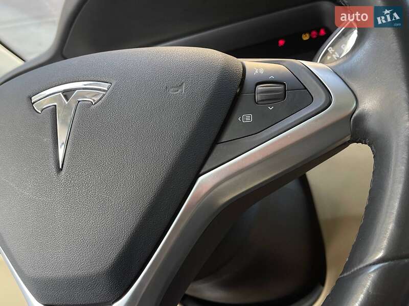 Ліфтбек Tesla Model S 2014 в Миколаєві