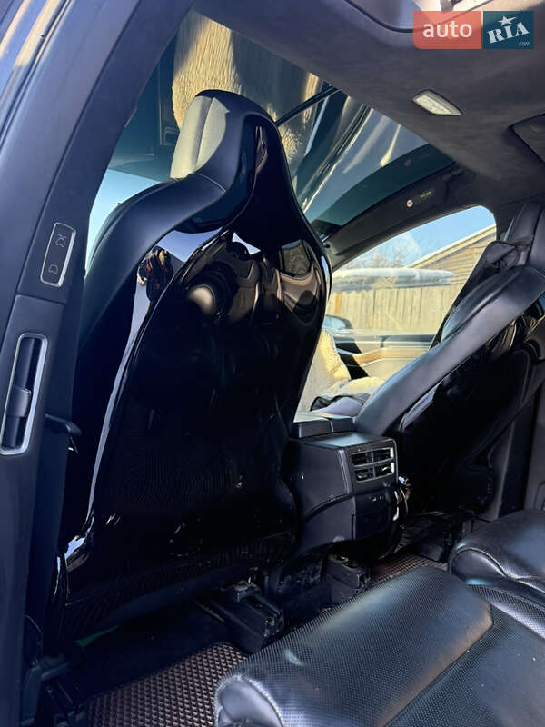 Лифтбек Tesla Model S 2015 в Киеве