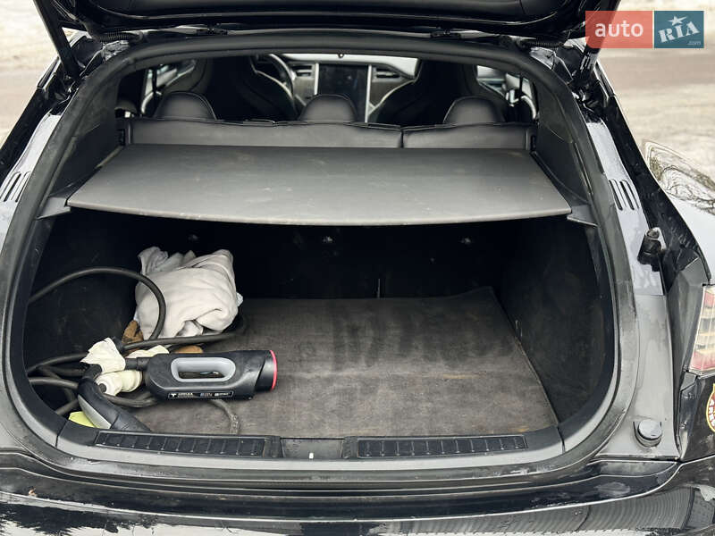 Лифтбек Tesla Model S 2013 в Ровно