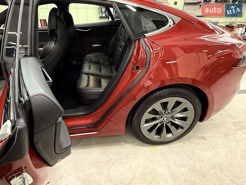 Ліфтбек Tesla Model S 2019 в Луцьку