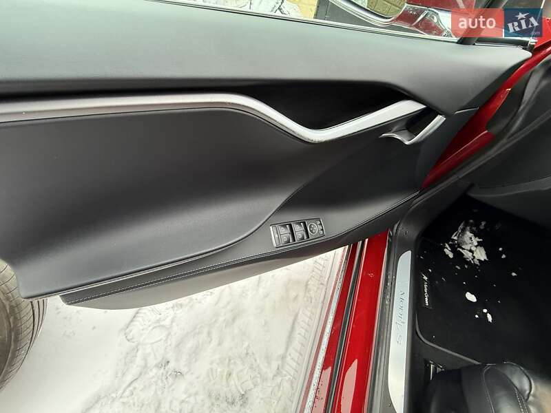 Ліфтбек Tesla Model S 2019 в Луцьку