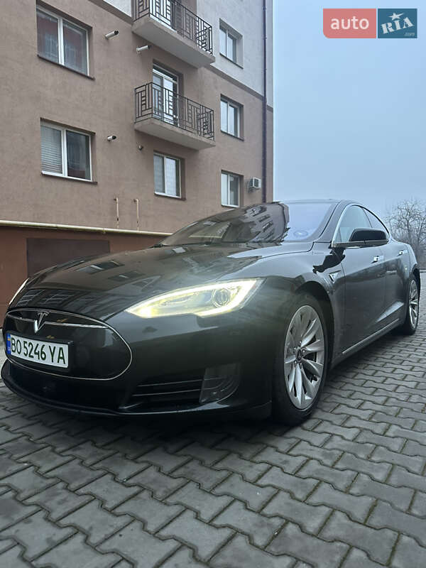 Лифтбек Tesla Model S 2016 в Ивано-Франковске фото 12 Лифтбек Tesla Model S 2016 в Ивано-Франковске