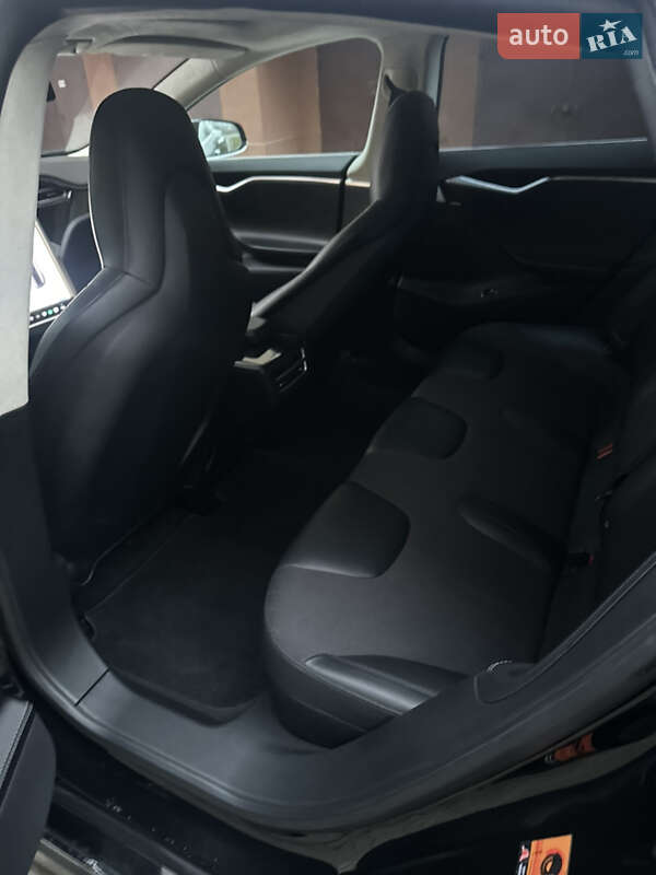 Лифтбек Tesla Model S 2016 в Ивано-Франковске фото 24 Лифтбек Tesla Model S 2016 в Ивано-Франковске