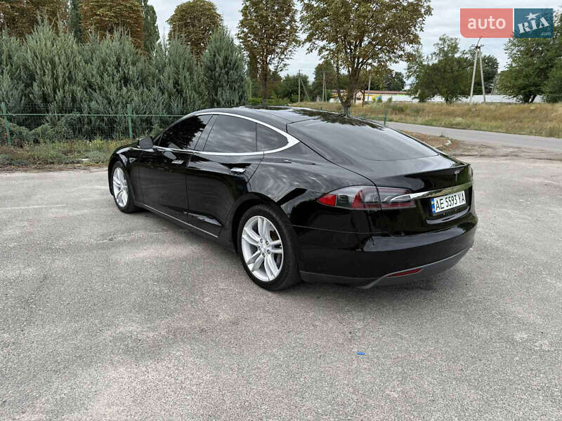 Лифтбек Tesla Model S 2013 в Новомосковске