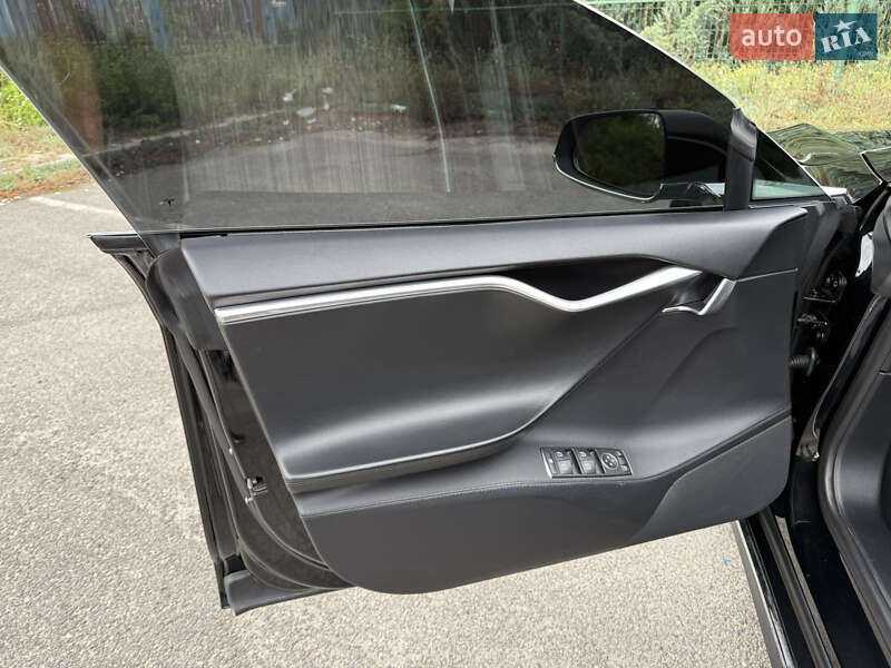 Лифтбек Tesla Model S 2013 в Новомосковске