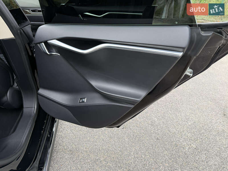 Лифтбек Tesla Model S 2013 в Новомосковске