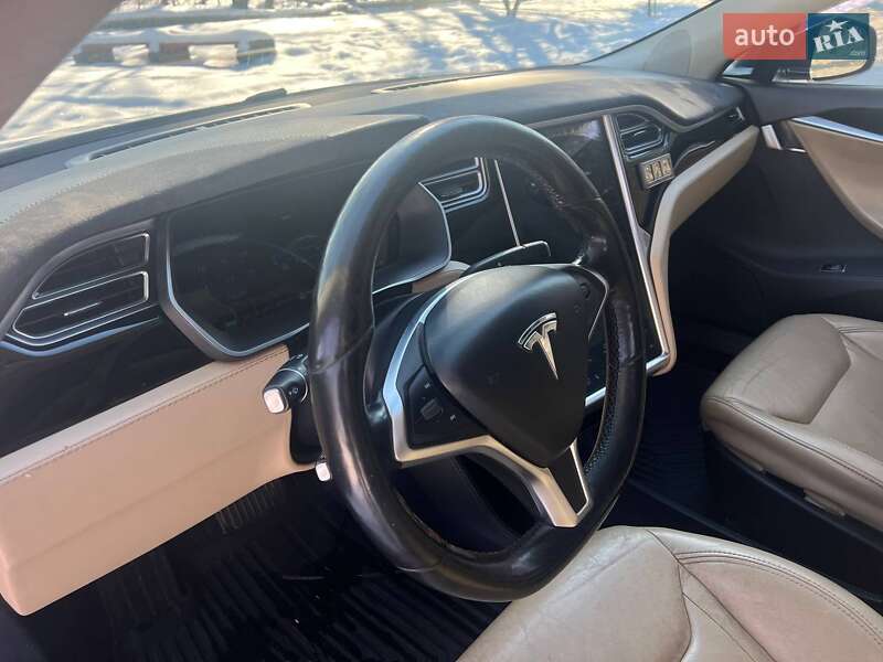 Ліфтбек Tesla Model S 2015 в Києві