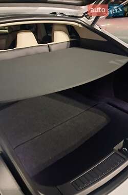 Ліфтбек Tesla Model S 2019 в Одесі