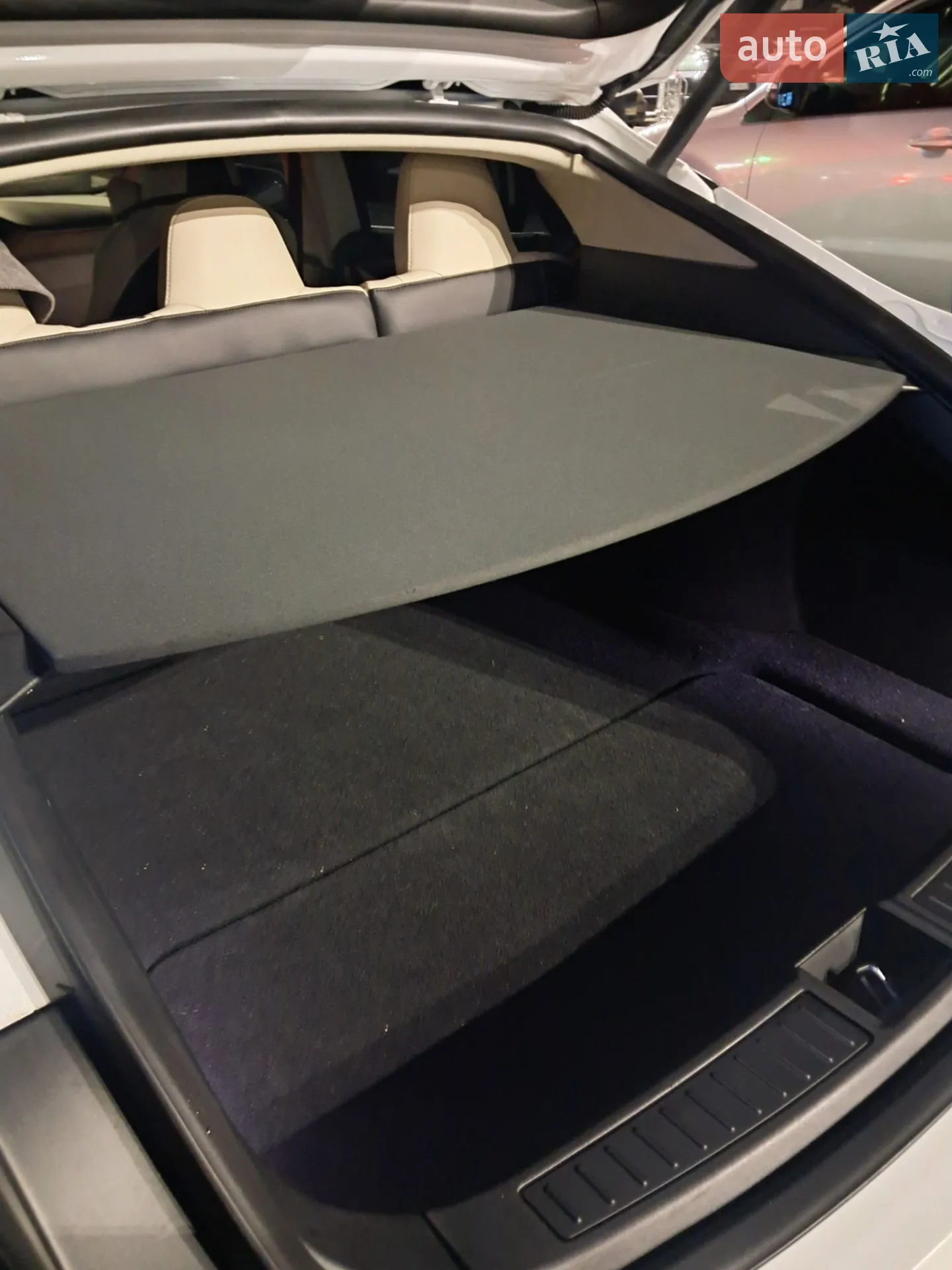 2019 Tesla Model S - мініатюра 5